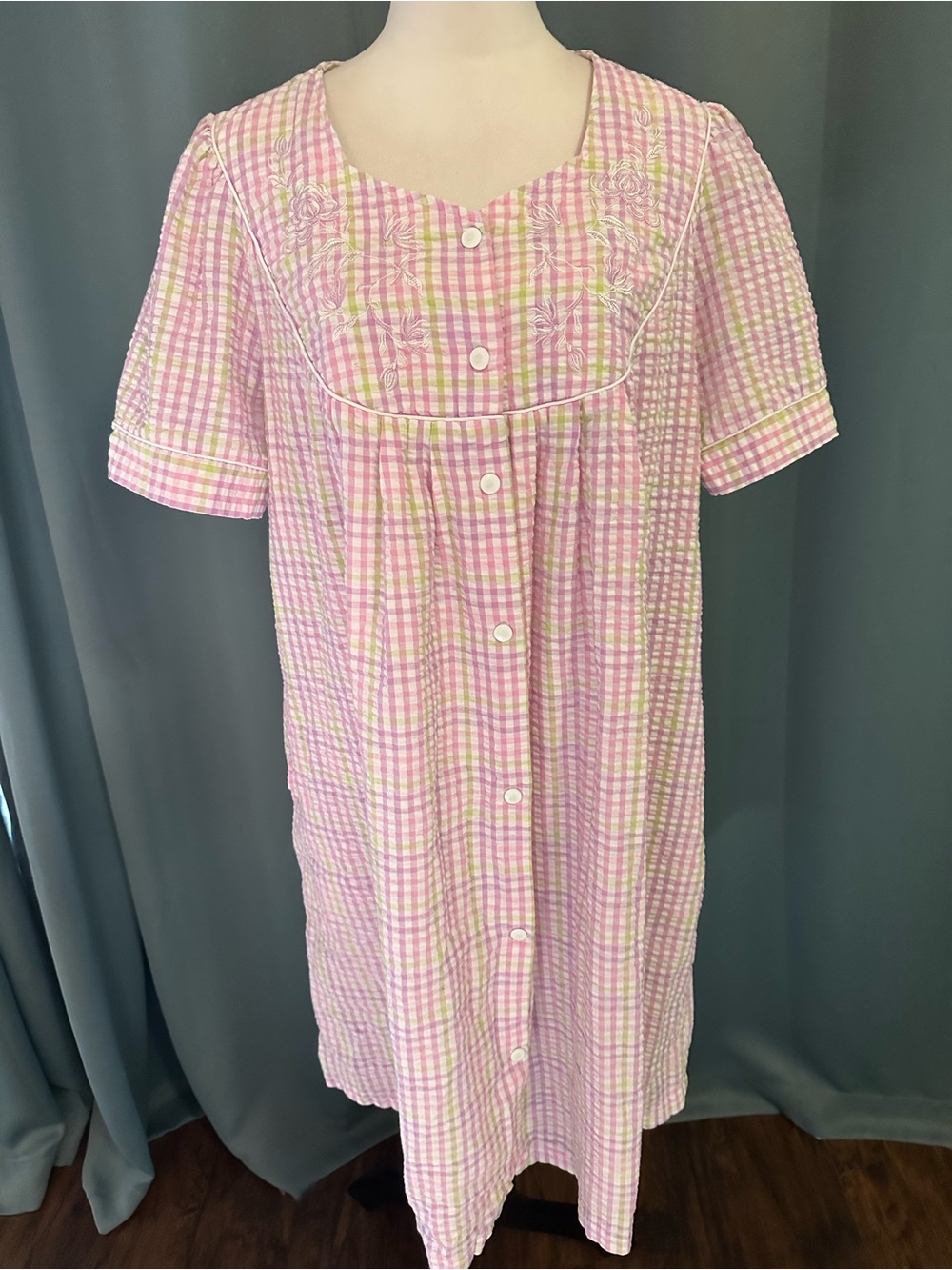 Miss Elaine Women L Seersucker House Dress Duster Pink Green Gingham Embroidered